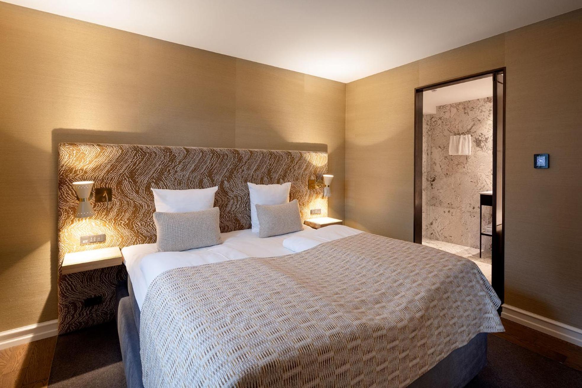Hotel Hypernym &